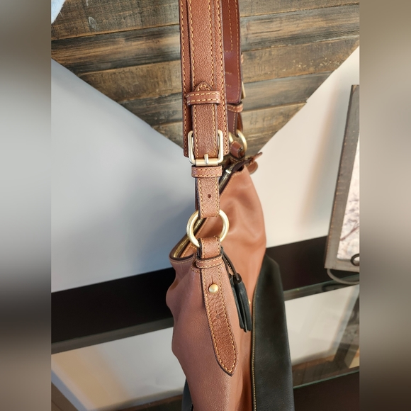 Dooney & Bourke 1975 Shoulder Bag - Picture 5 of 12